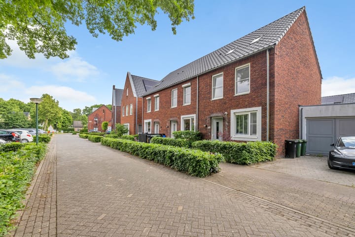 Foto 7 van Den Heuvel 48