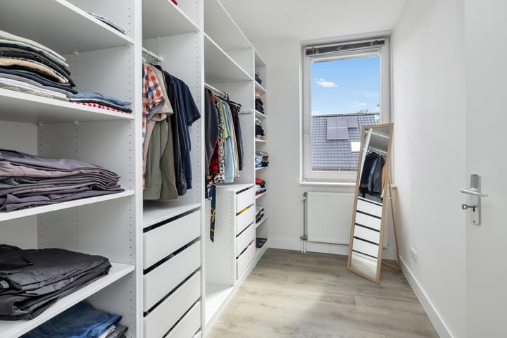 Foto 32 van Den Heuvel 48