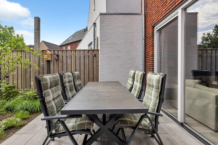 Foto 41 van Den Heuvel 48