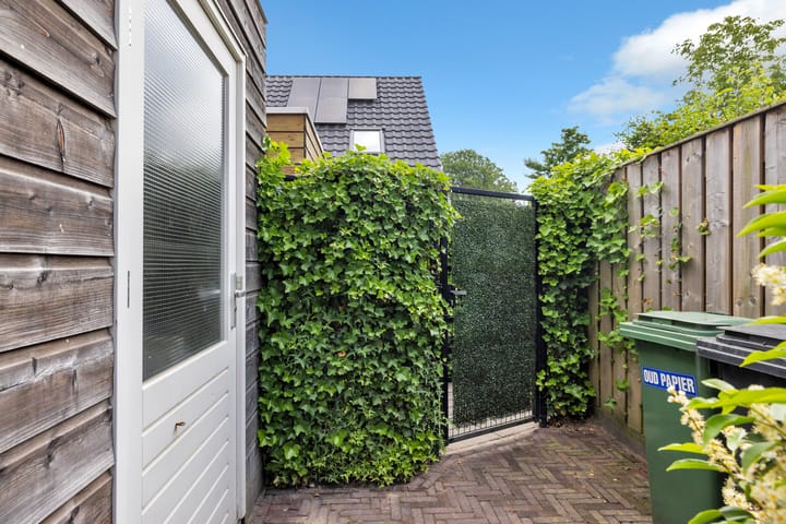 Foto 42 van Den Heuvel 48