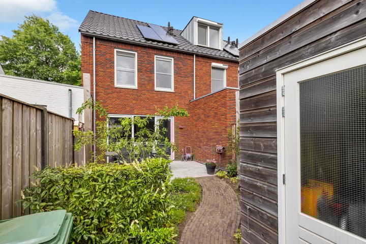 Foto 45 van Den Heuvel 48