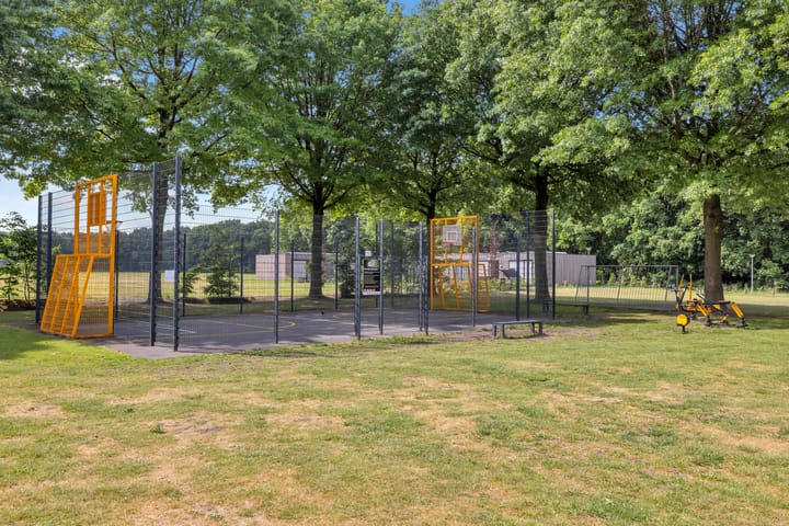 Foto 48 van Den Heuvel 48