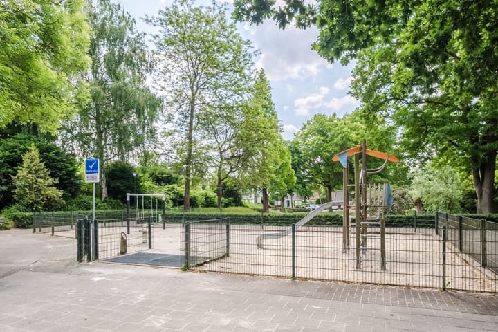 Foto 33 van Adelaartlaan 186