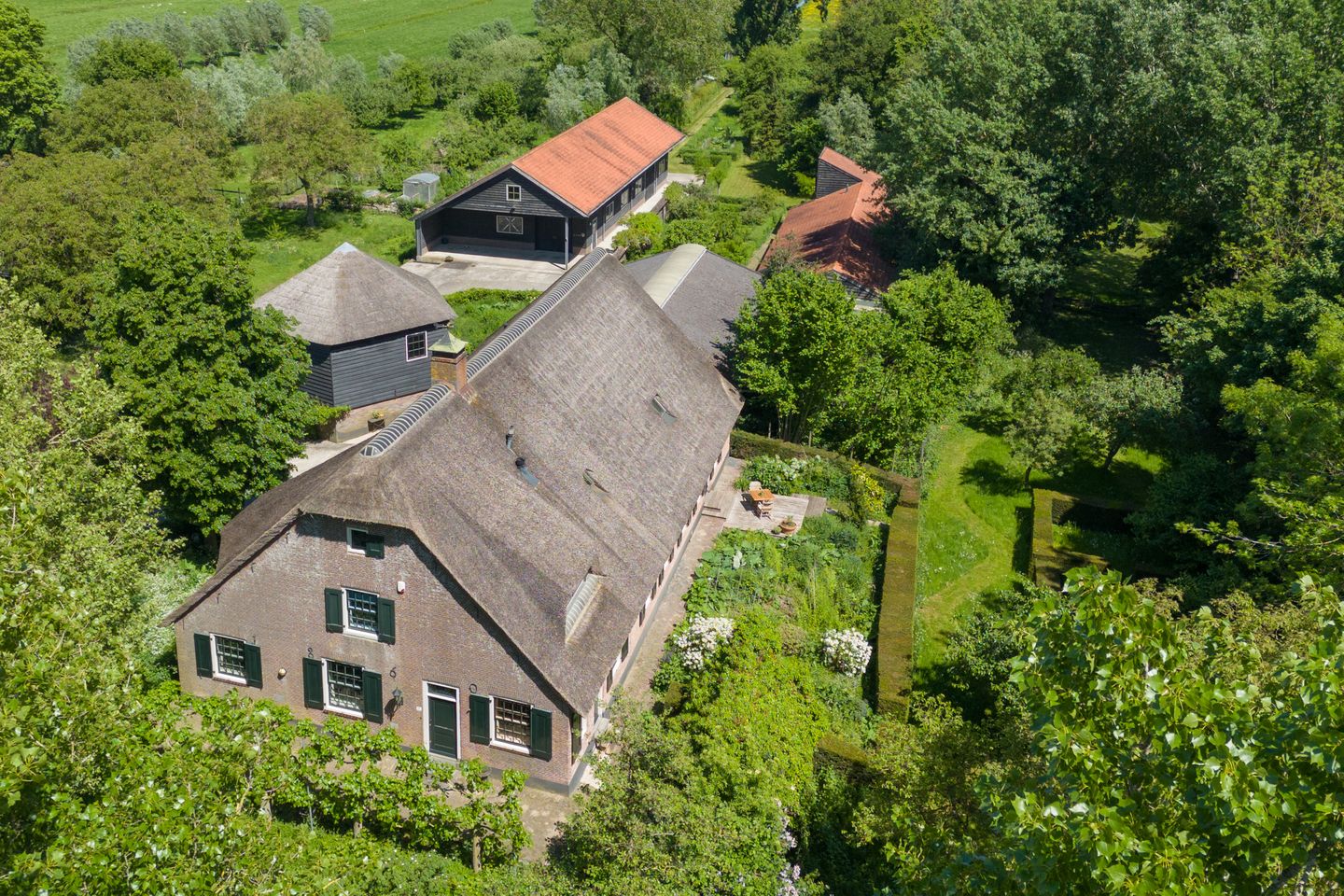 View photo 1 of Middelkoop 30