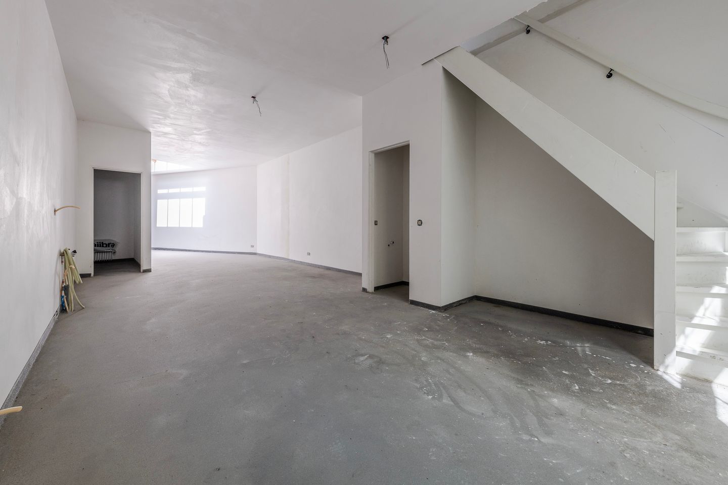 Photo 4 of van Oosthuyselaan 79-B