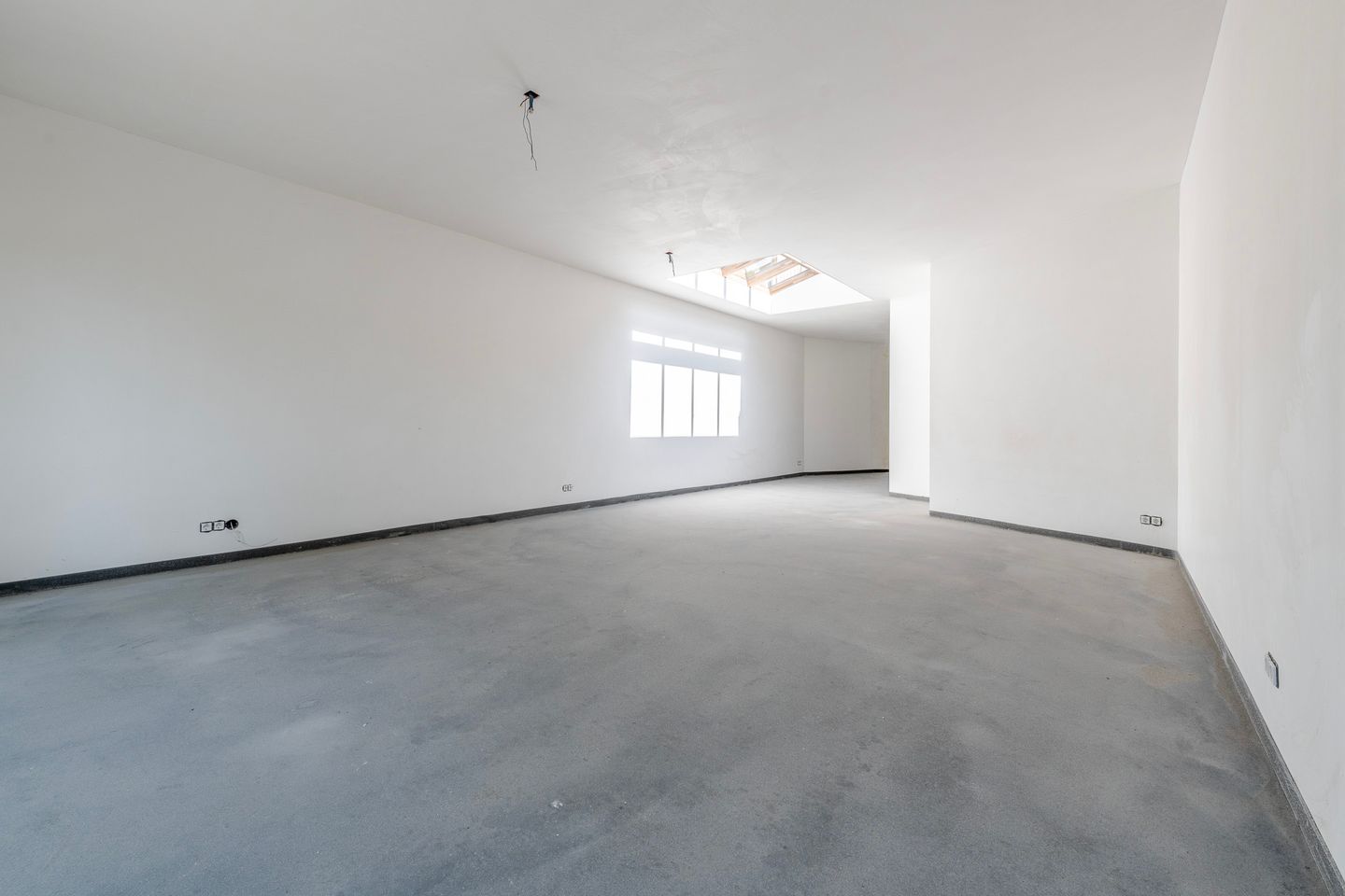 Photo 10 of van Oosthuyselaan 79-B