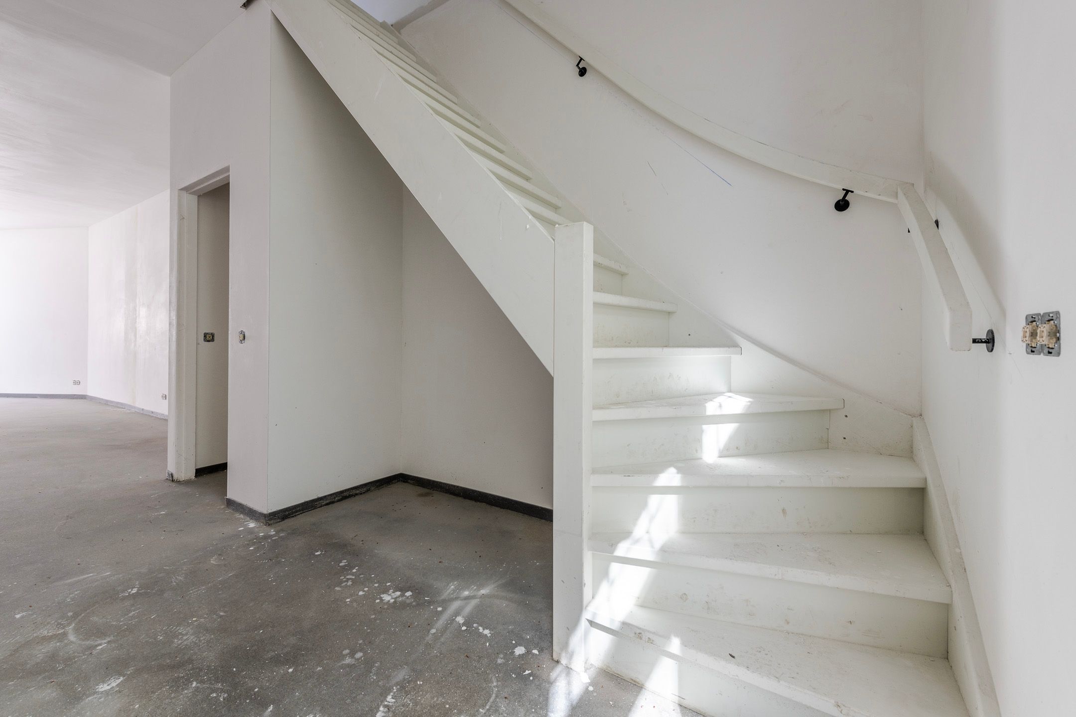 Photo 12 of van Oosthuyselaan 79-B