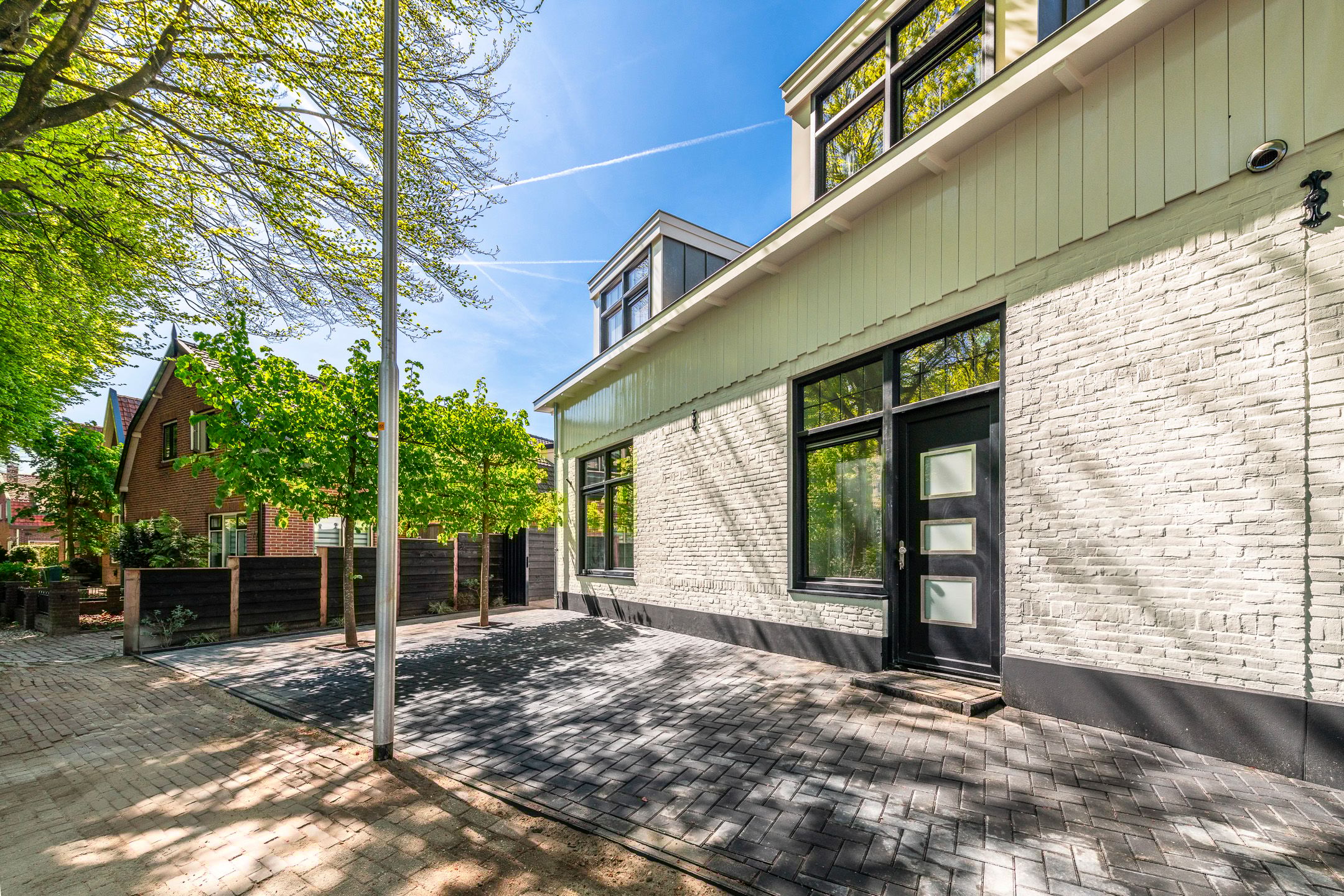 Photo 24 of van Oosthuyselaan 79-B