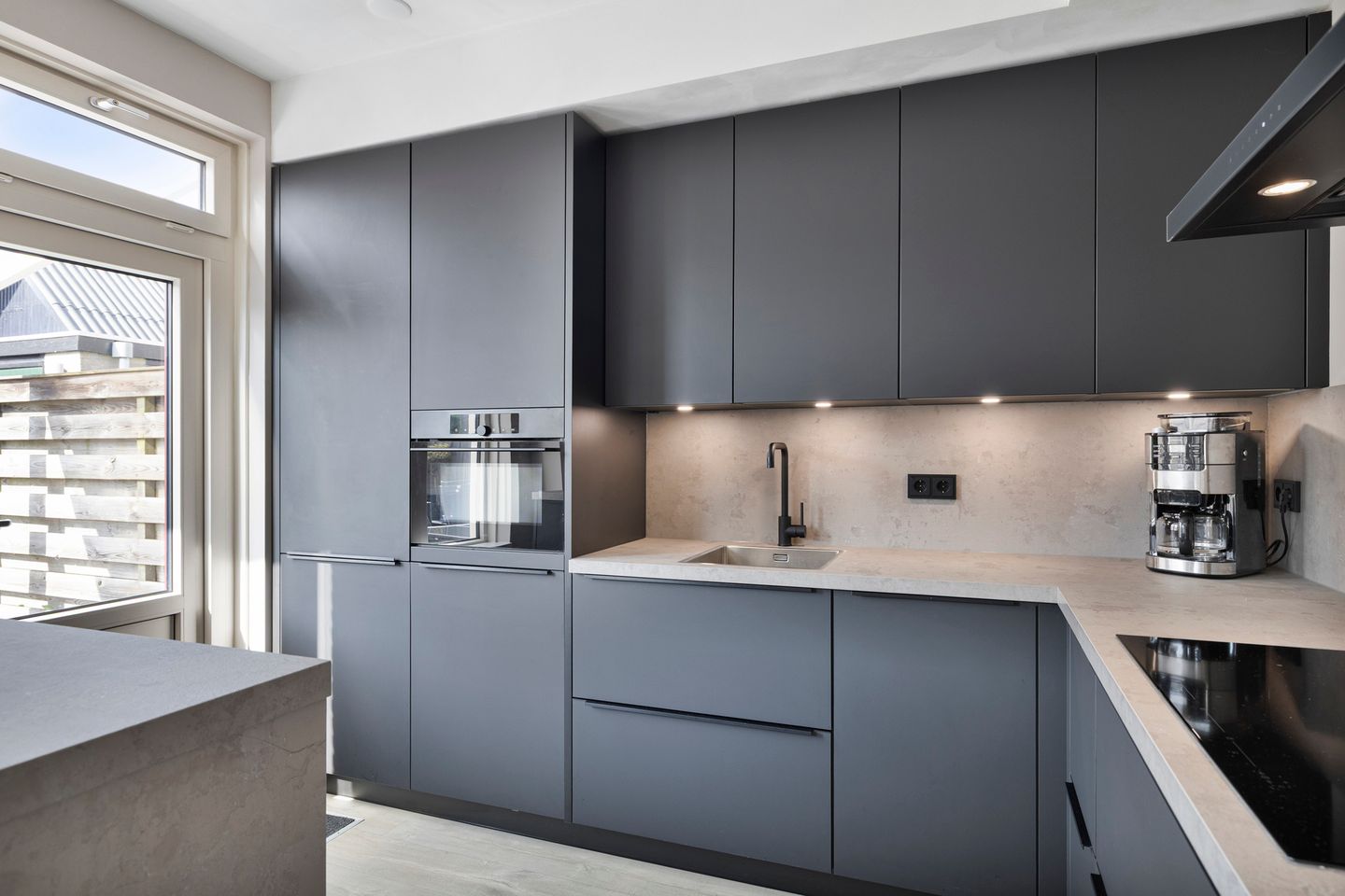 Photo 10 of Karel Doormanstraat 4