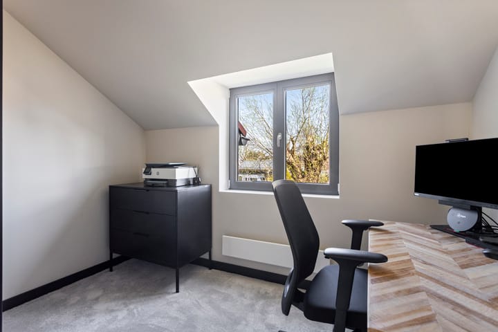 Photo 33 of Oud Adeselaan 6-A