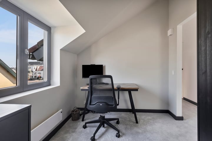 Photo 34 of Oud Adeselaan 6-A