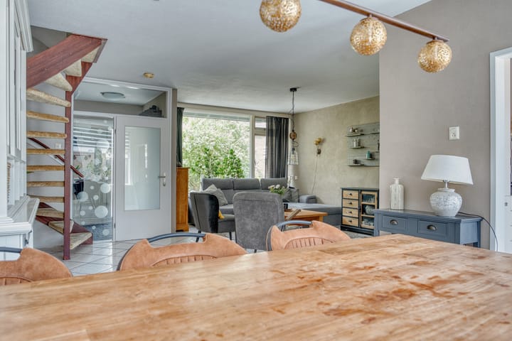 Foto 15 van J.G. Suurhoffstraat 21