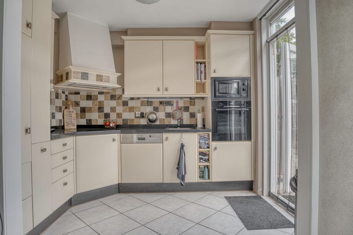 Foto 16 van J.G. Suurhoffstraat 21