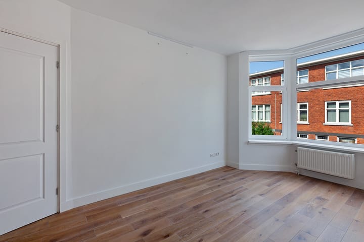 Photo 9 of Hoog Buurlostraat 48