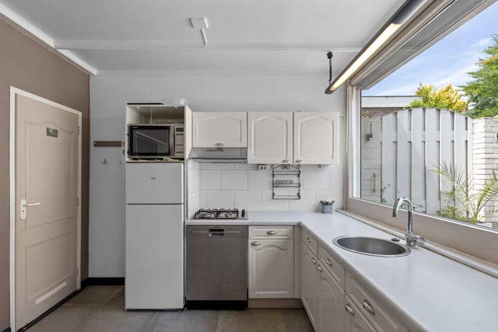 Photo 16 of Hendrikstraat 10