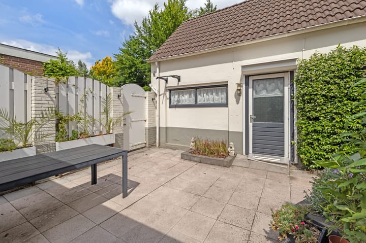 Photo 35 of Hendrikstraat 10