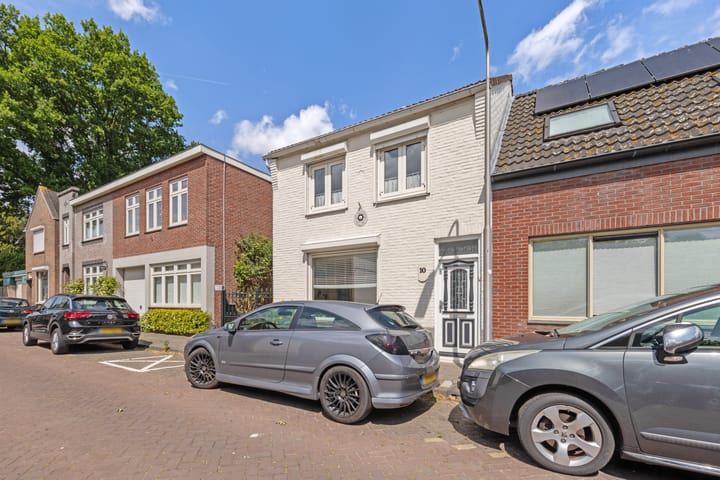 Photo 42 of Hendrikstraat 10