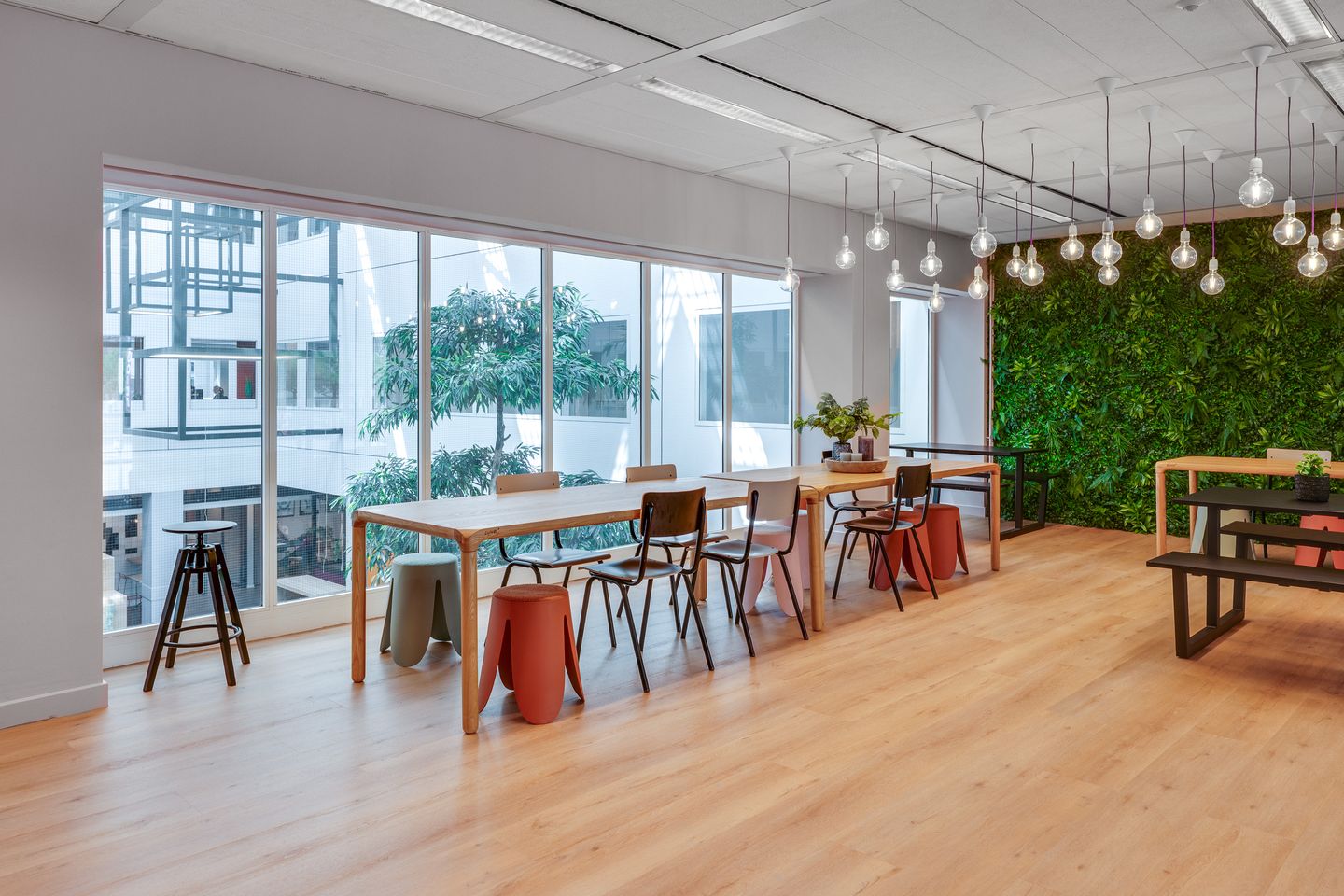 View photo 4 of Stadhuisplein 10