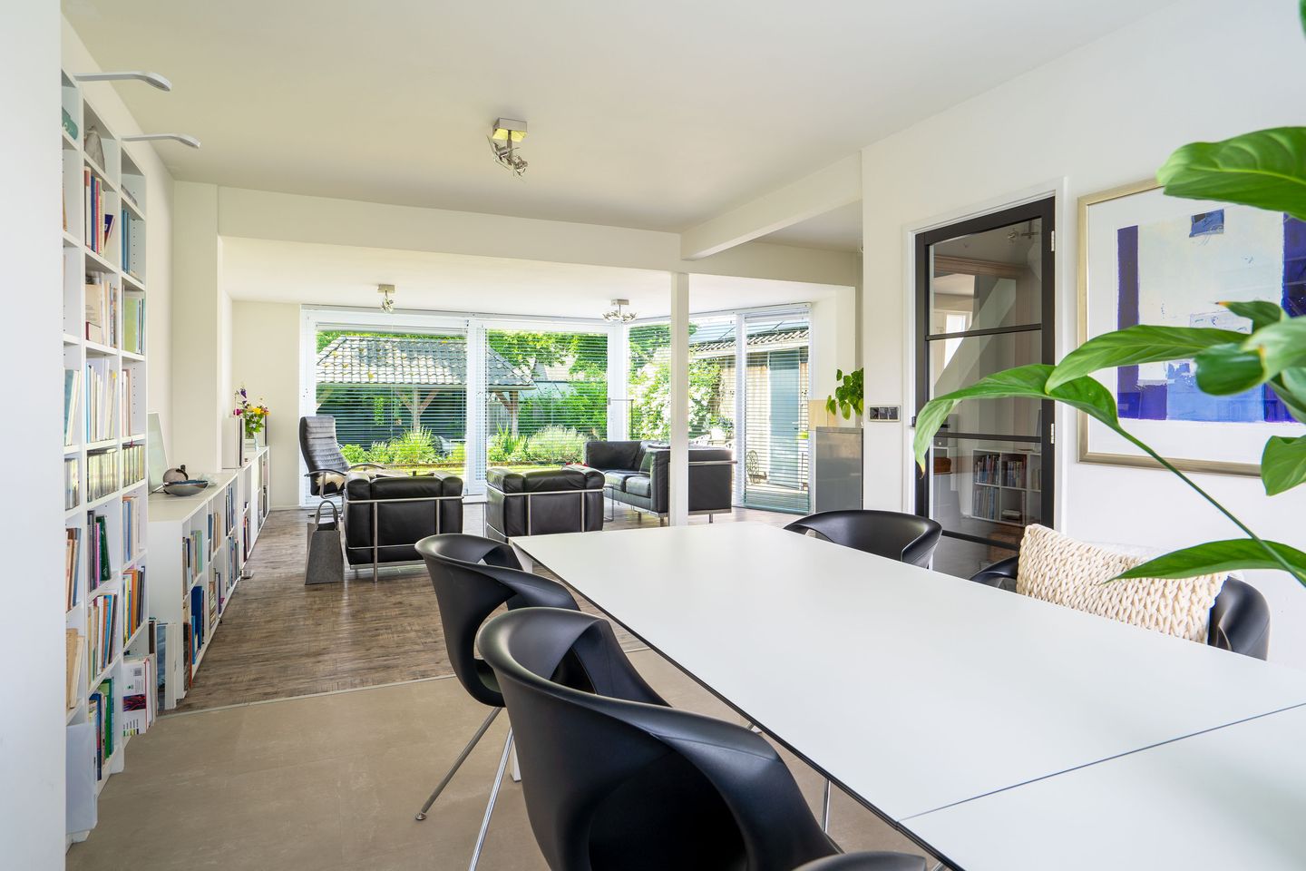 Foto 10 van Middenlaan 27