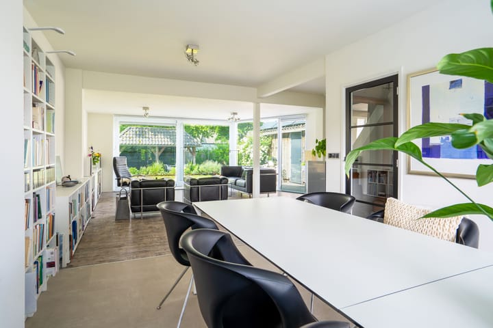 Foto 10 van Middenlaan 27