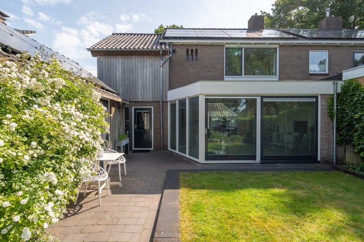 Foto 26 van Middenlaan 27