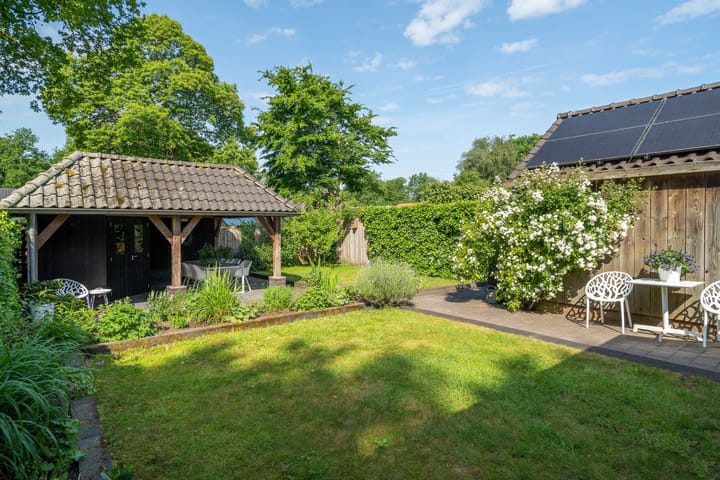 Foto 28 van Middenlaan 27