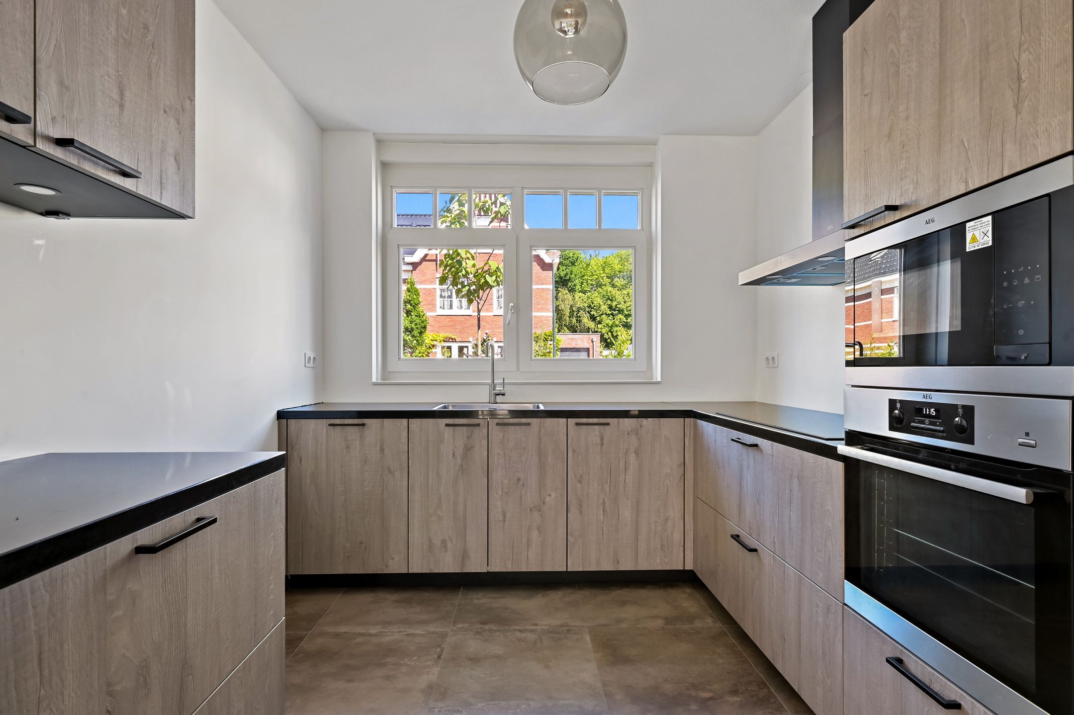 Foto 15 van Markgraaflaan 142