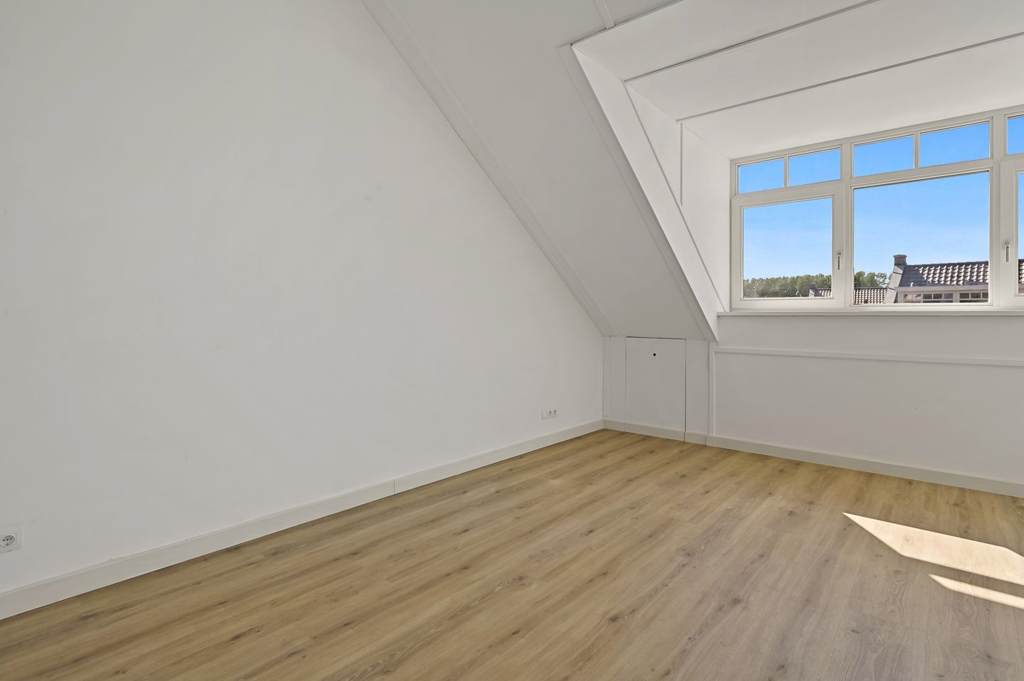 Foto 35 van Markgraaflaan 142