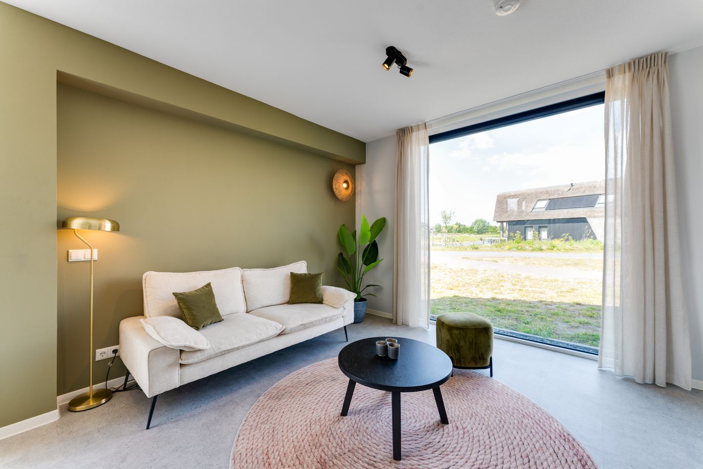 Foto 10 van Lampsinsdijk 8-111