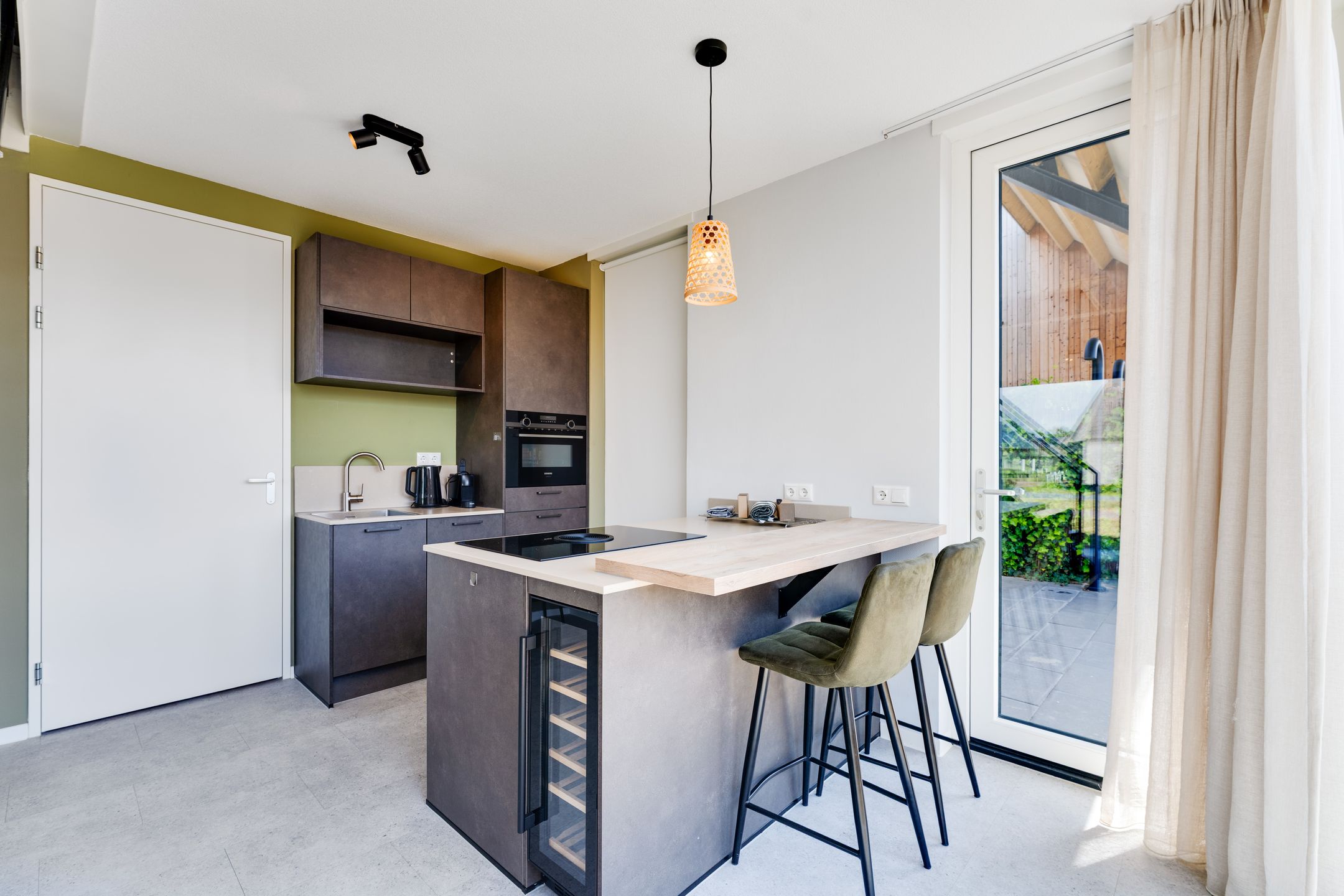 Foto 12 van Lampsinsdijk 8-111