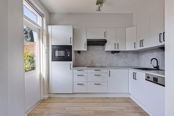 Photo 9 of Erik de Rodestraat 61