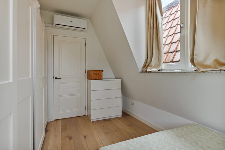 Photo 26 of Heemraadssingel 82-C