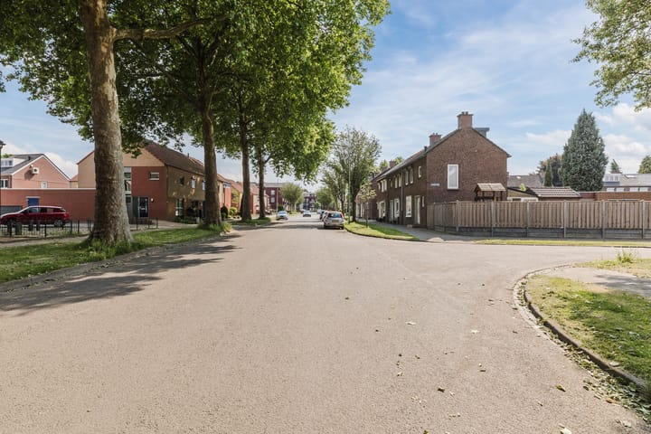 Photo 6 of Anemonenstraat 13