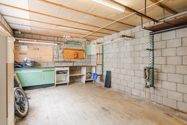 Photo 38 of Anemonenstraat 13