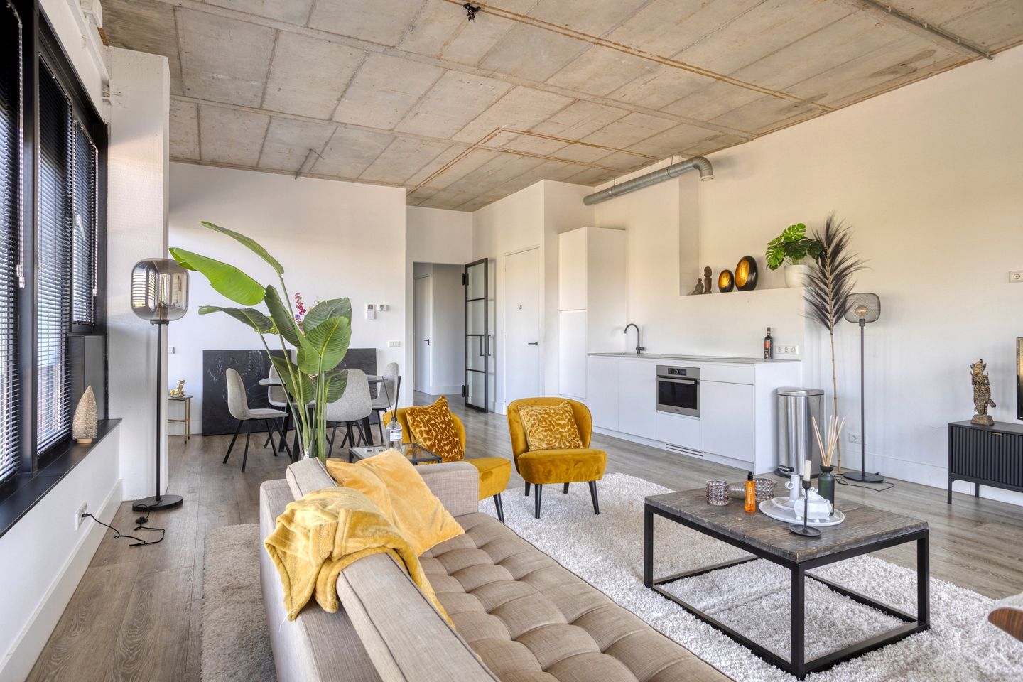 Photo 5 of Eekbrouwersweg 6-A