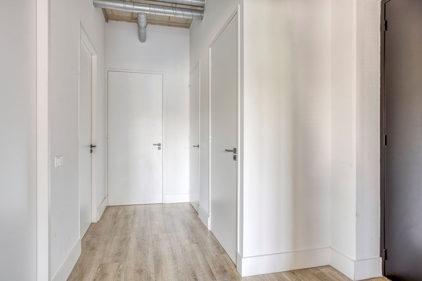 Photo 10 of Eekbrouwersweg 6-A