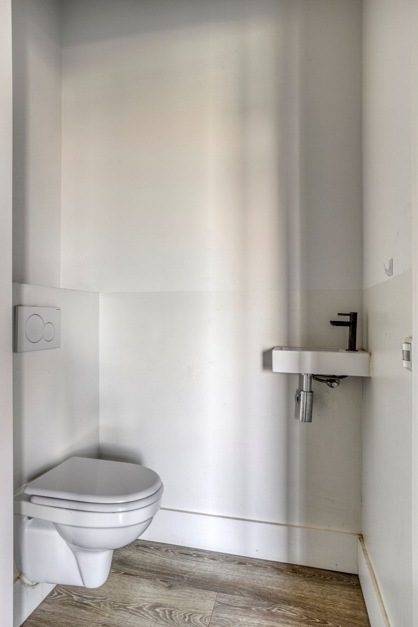 Photo 12 of Eekbrouwersweg 6-A