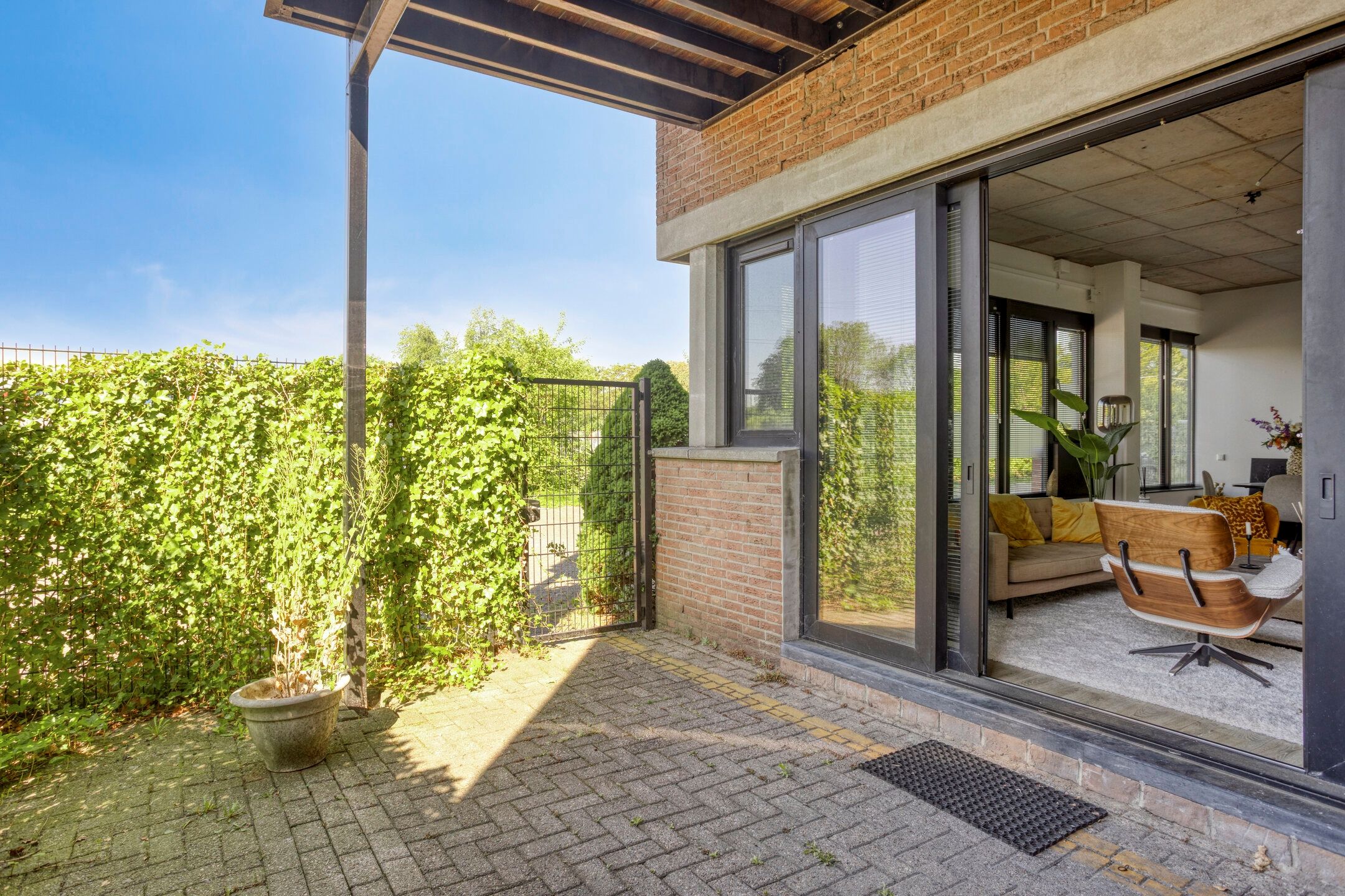 Photo 18 of Eekbrouwersweg 6-A