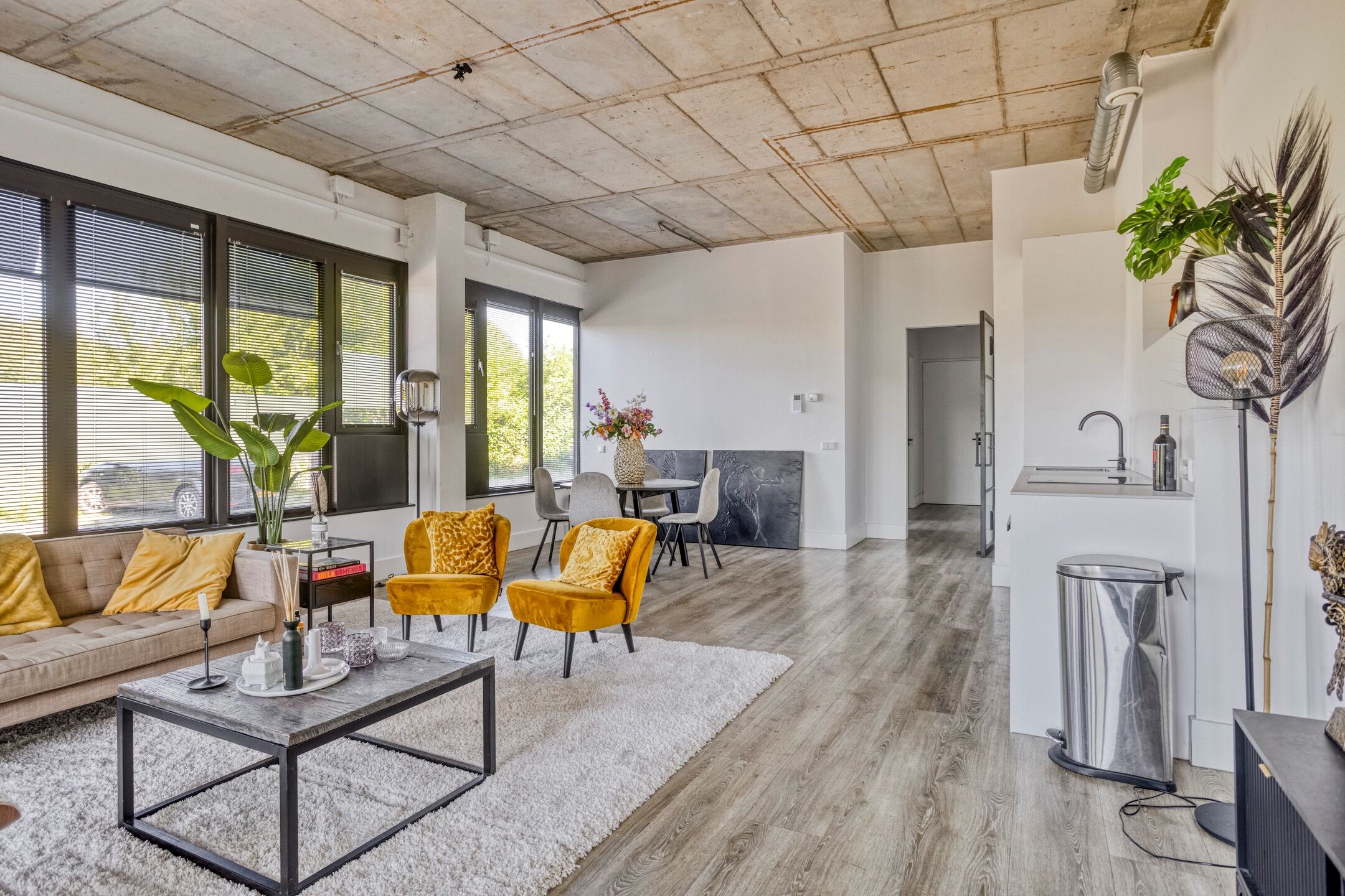 Photo 6 of Eekbrouwersweg 6-A