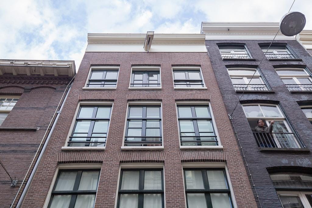 Foto 2 van Warmoesstraat 73-3