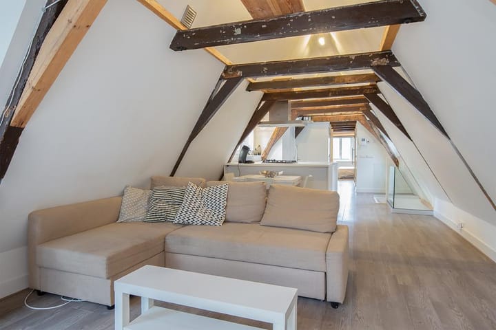 Foto 4 van Warmoesstraat 73-3