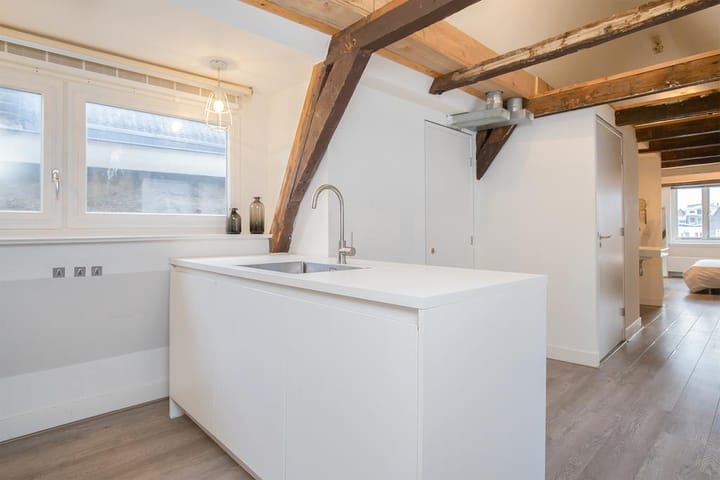 Foto 8 van Warmoesstraat 73-3