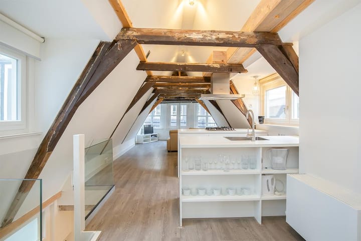 Foto 10 van Warmoesstraat 73-3