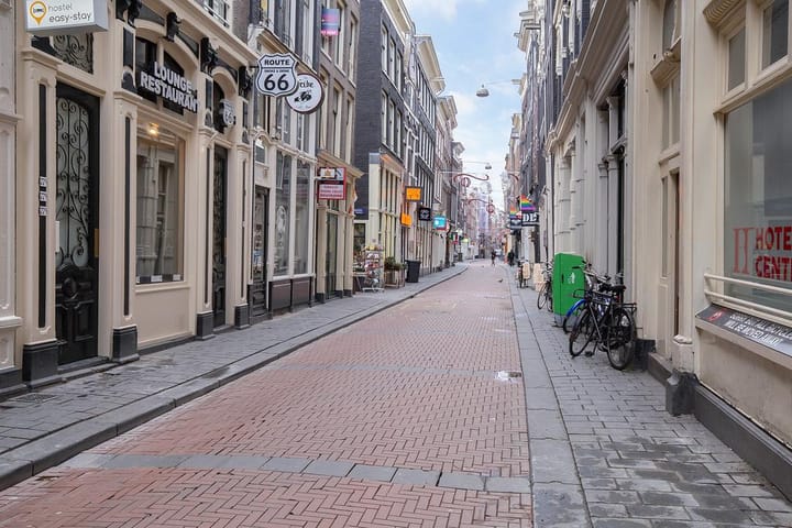 Foto 20 van Warmoesstraat 73-3