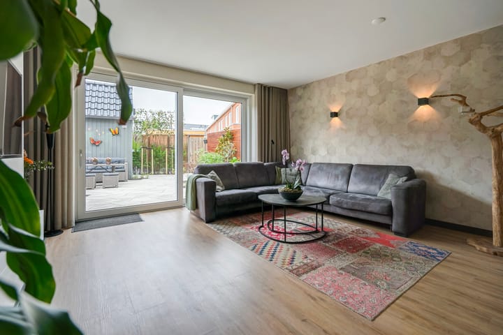 Foto 11 van Pluis 16