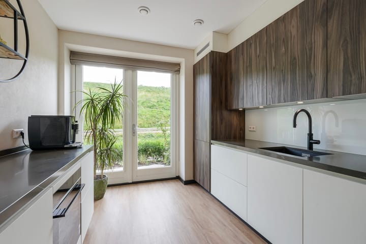 Foto 12 van Pluis 16