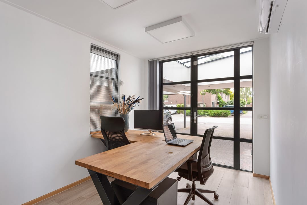 Photo 2 of Zilverschoon 21