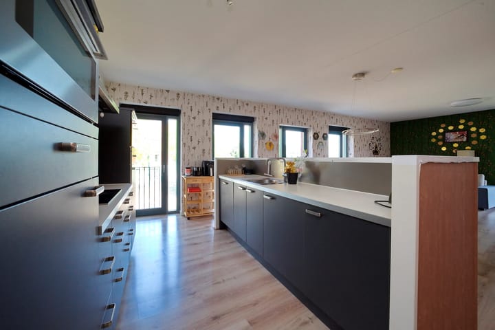 Photo 2 of Vuursteen 27