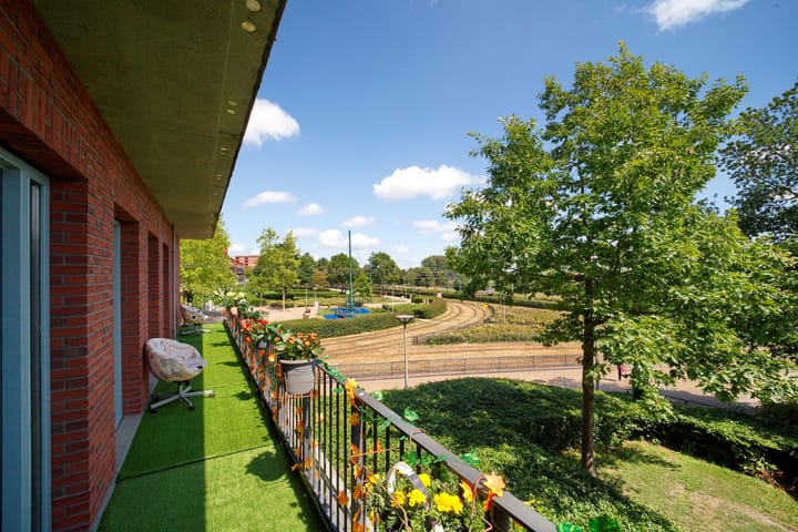 Photo 4 of Vuursteen 27