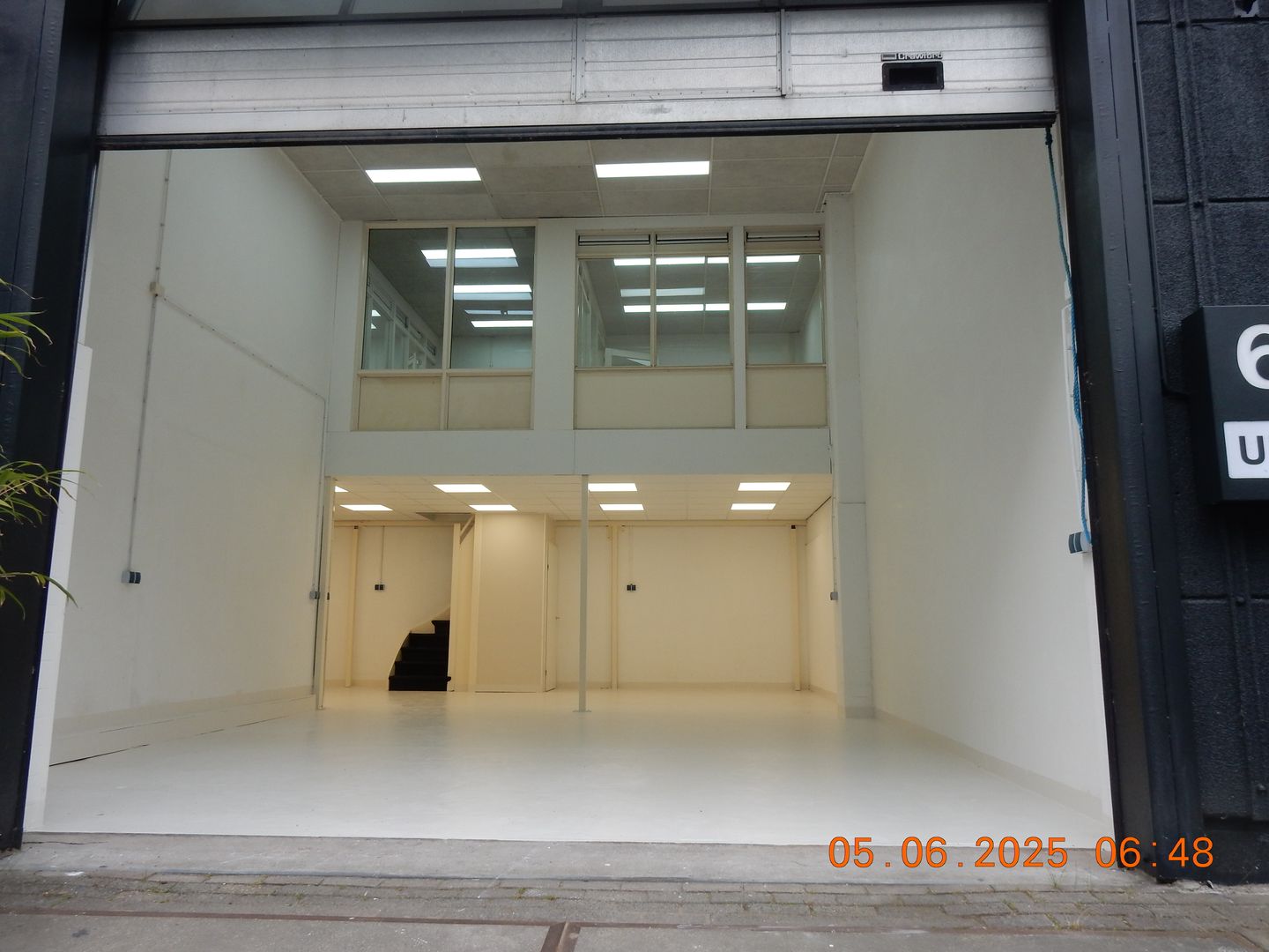 View photo 5 of Neutronstraat 7-6